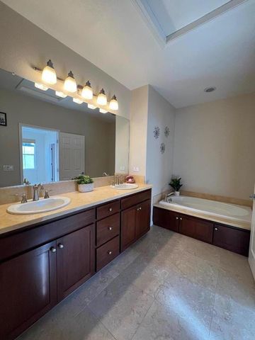 554 Dovecote Lane 2, Livermore, CA 94551