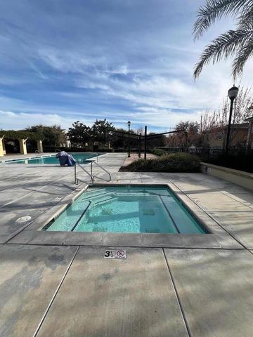 554 Dovecote Lane 2, Livermore, CA 94551