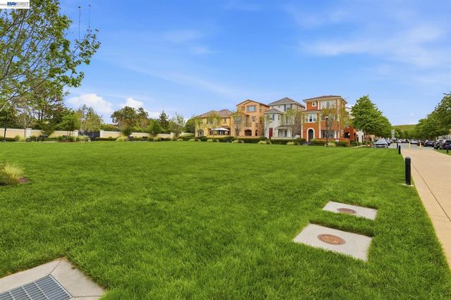 554 Dovecote Lane 2, Livermore, CA 94551