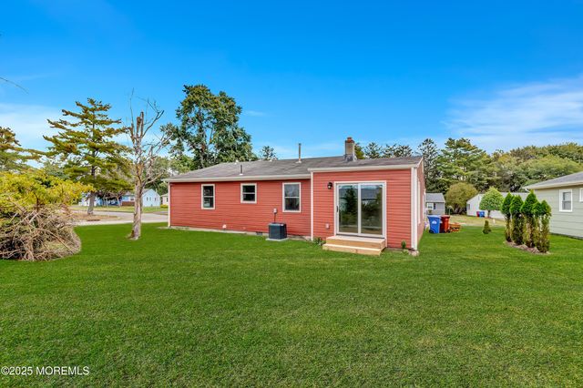 44 Chancellor Court, Toms River, NJ 08757