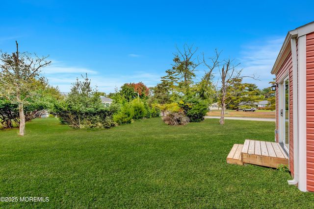 44 Chancellor Court, Toms River, NJ 08757