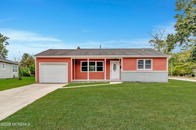 44 Chancellor Court, Toms River, NJ 08757