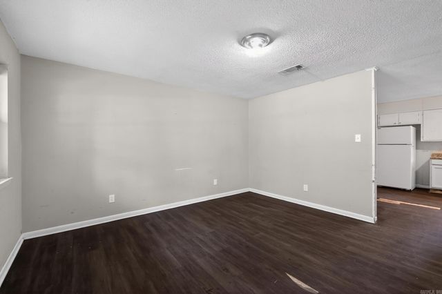 804 Towering Oaks Drive, Jacksonville, AR 72076