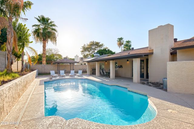 2331 E SUNNYSIDE Drive, Phoenix, AZ 85028