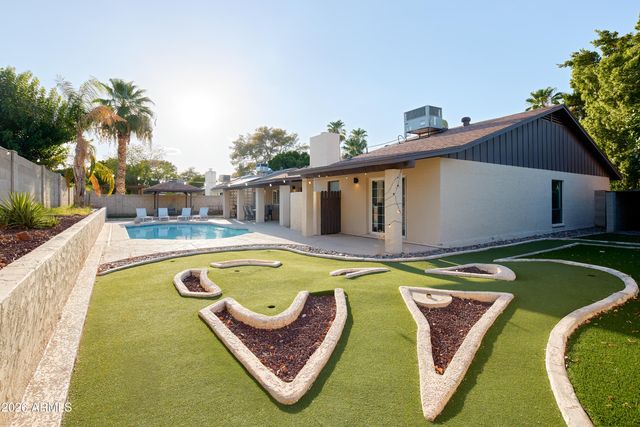 2331 E SUNNYSIDE Drive, Phoenix, AZ 85028