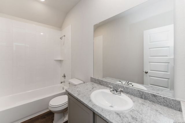 6038 Willow Point Blvd, San Antonio, TX 78219