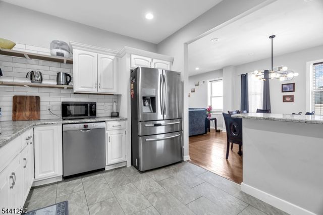 510 Burnham Rd, Elizabeth City, NJ 07202