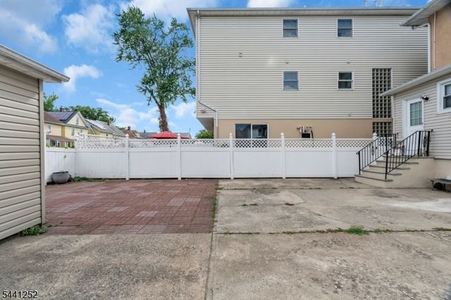 510 Burnham Rd, Elizabeth City, NJ 07202