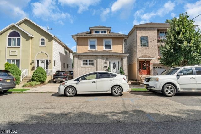 510 Burnham Rd, Elizabeth City, NJ 07202
