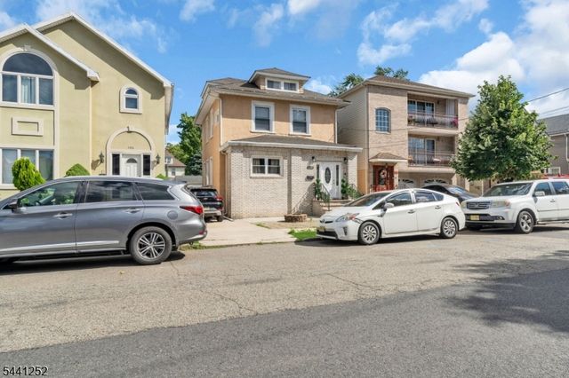 510 Burnham Rd, Elizabeth City, NJ 07202