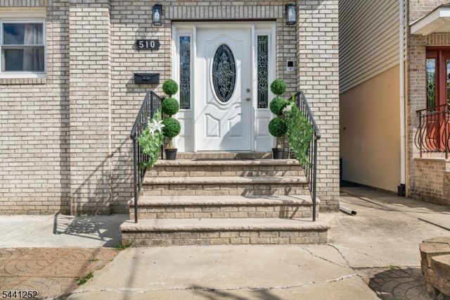 510 Burnham Rd, Elizabeth City, NJ 07202