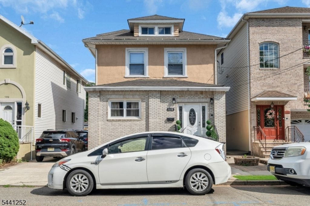 510 Burnham Rd, Elizabeth City, NJ 07202