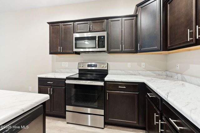 212 N Stingray Lane, Sneads Ferry, NC 28460