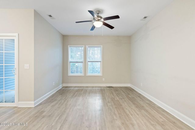 212 N Stingray Lane, Sneads Ferry, NC 28460