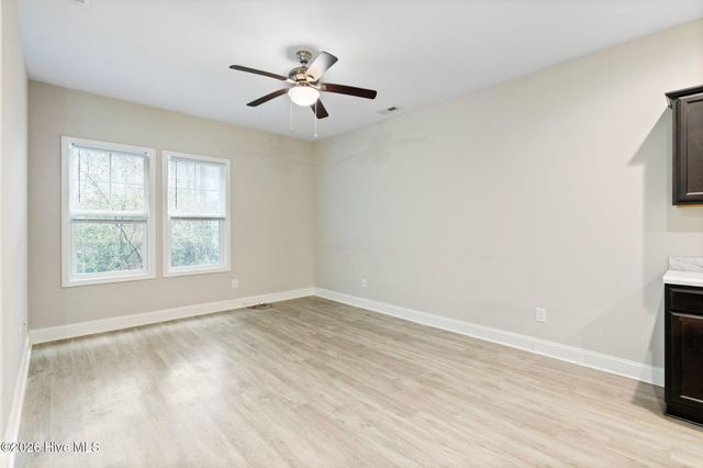 212 N Stingray Lane, Sneads Ferry, NC 28460