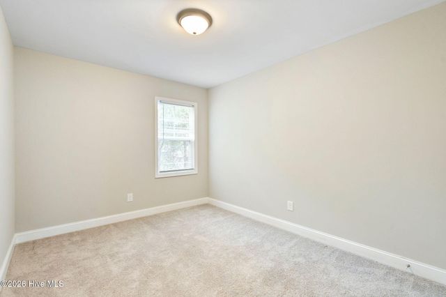 212 N Stingray Lane, Sneads Ferry, NC 28460