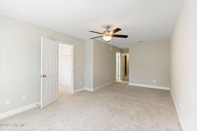 212 N Stingray Lane, Sneads Ferry, NC 28460