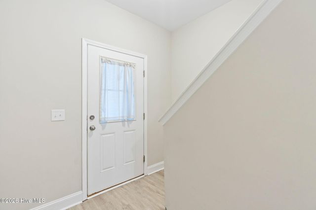 212 N Stingray Lane, Sneads Ferry, NC 28460