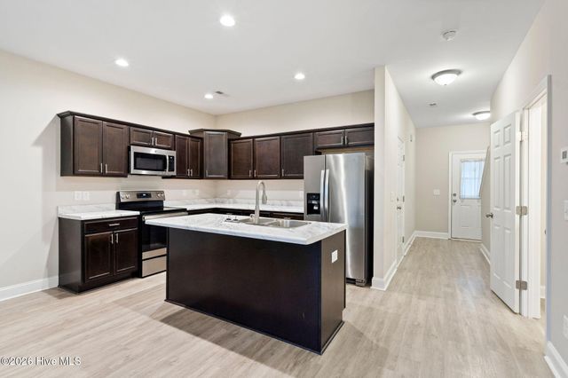 212 N Stingray Lane, Sneads Ferry, NC 28460