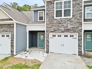 212 N Stingray Lane, Sneads Ferry, NC 28460