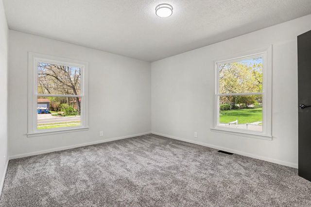 107 E Oakland Place, Battle Creek, MI 49015