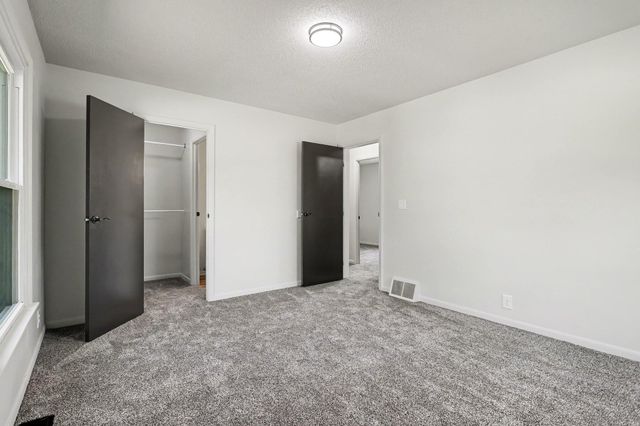 107 E Oakland Place, Battle Creek, MI 49015