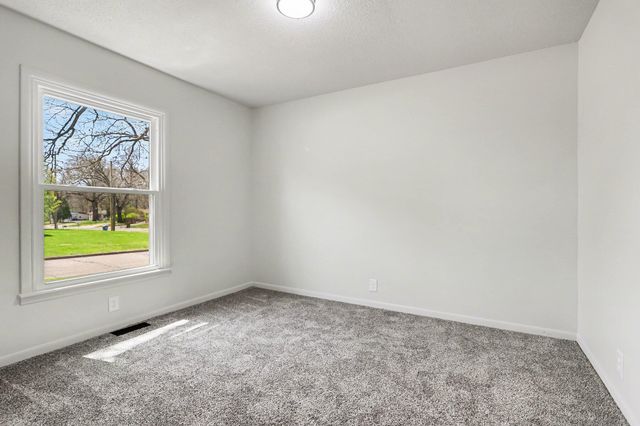 107 E Oakland Place, Battle Creek, MI 49015