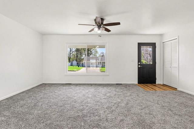 107 E Oakland Place, Battle Creek, MI 49015