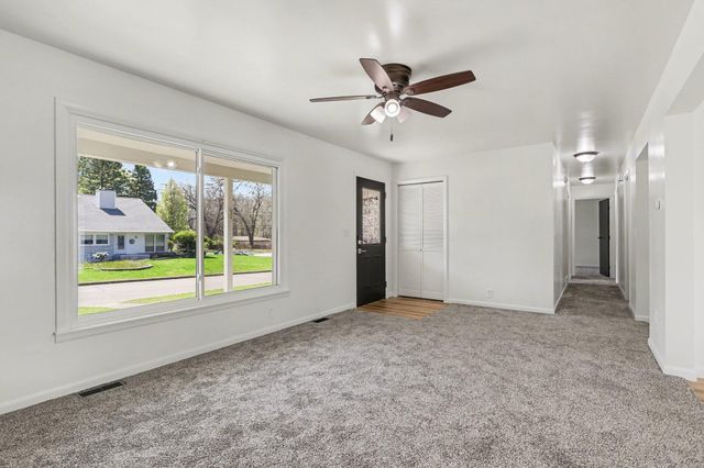 107 E Oakland Place, Battle Creek, MI 49015
