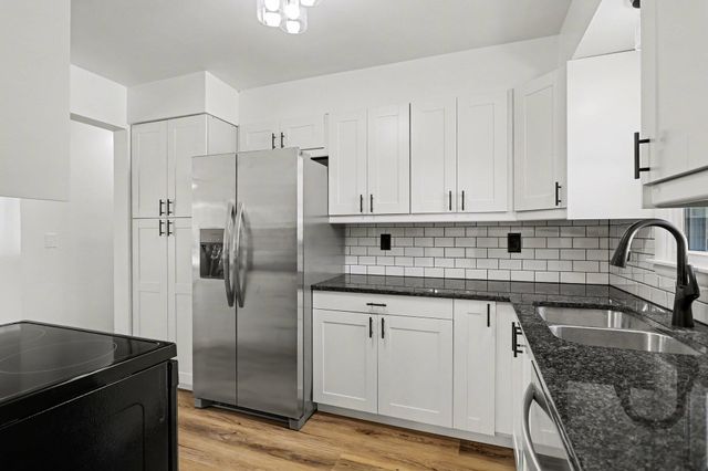 107 E Oakland Place, Battle Creek, MI 49015