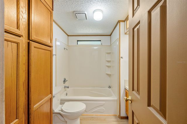 1004 ANN AVENUE, Lady Lake, FL 32159