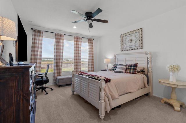 7207 Hillside Avenue, Mont Belvieu, TX 77523