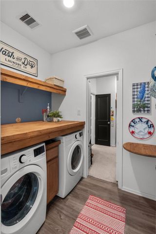 7207 Hillside Avenue, Mont Belvieu, TX 77523