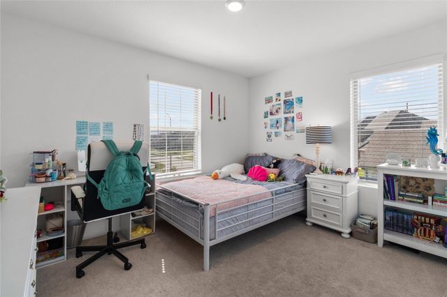 7207 Hillside Avenue, Mont Belvieu, TX 77523