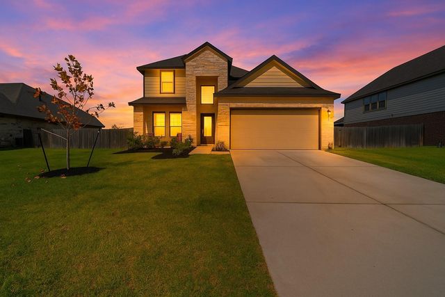 7207 Hillside Avenue, Mont Belvieu, TX 77523