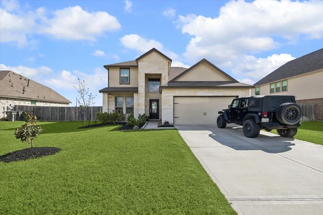 7207 Hillside Avenue, Mont Belvieu, TX 77523