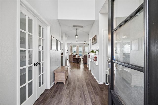 7207 Hillside Avenue, Mont Belvieu, TX 77523