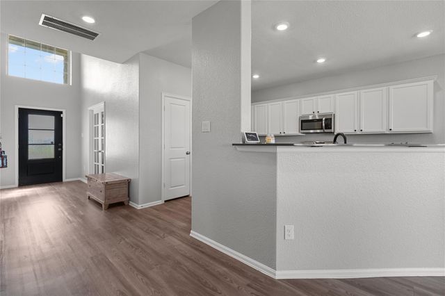 7207 Hillside Avenue, Mont Belvieu, TX 77523