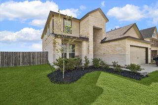 7207 Hillside Avenue, Mont Belvieu, TX 77523