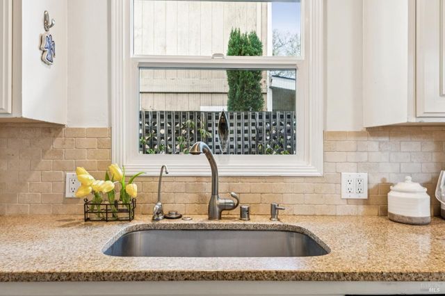 605 Calle Del Monte, Sonoma, CA 95476