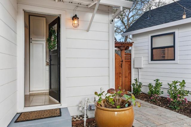 605 Calle Del Monte, Sonoma, CA 95476