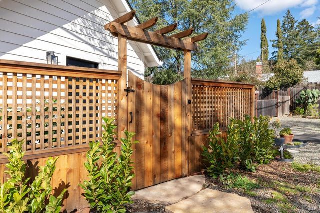 605 Calle Del Monte, Sonoma, CA 95476