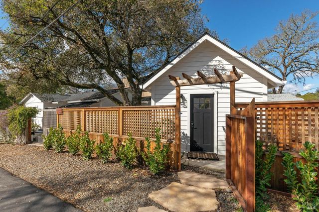 605 Calle Del Monte, Sonoma, CA 95476