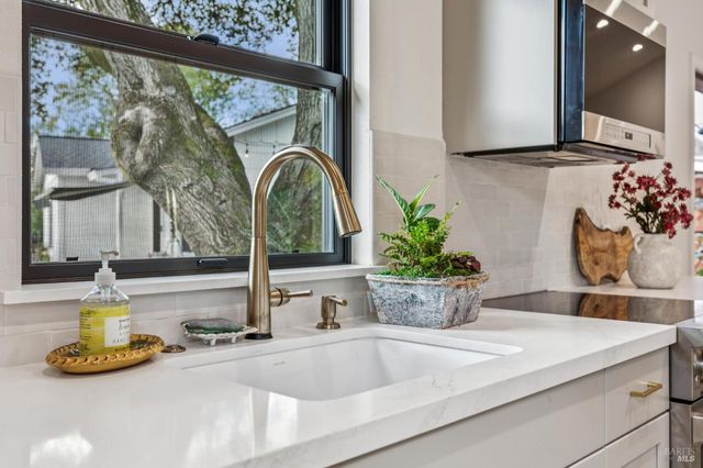 605 Calle Del Monte, Sonoma, CA 95476