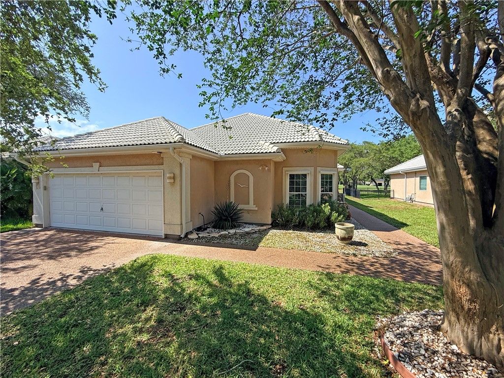 14 Saint Andrews Pl, Rockport, TX 78382 — exterior