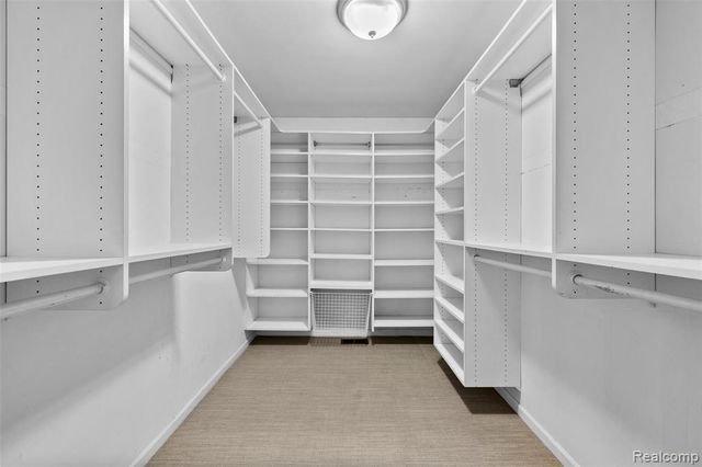 194 Charlevoix Avenue, Grosse Pointe Farms, MI 48236