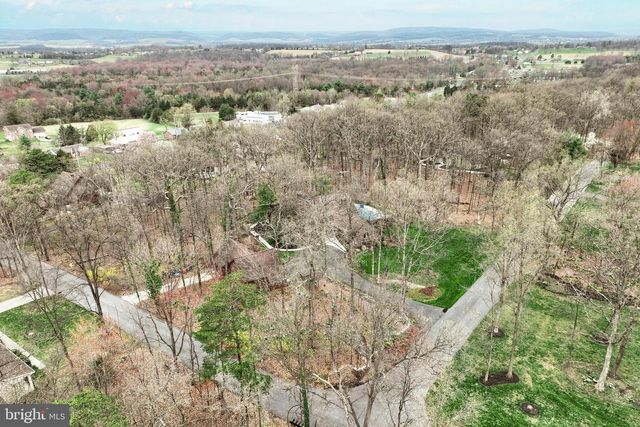 10 WHITE OAK TRL, Gettysburg, PA 17325