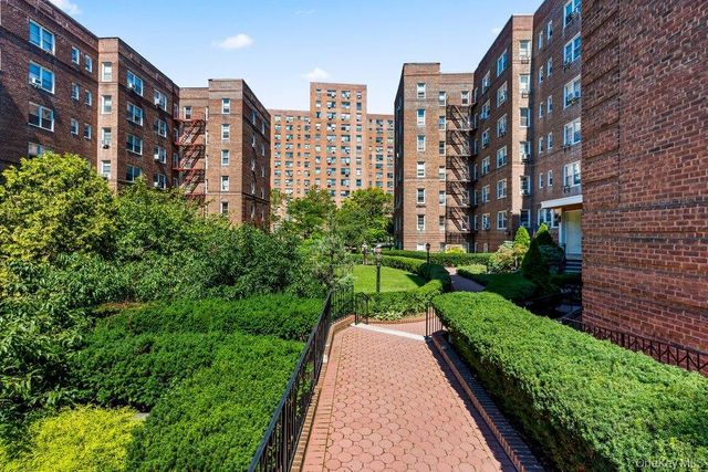 99-41 64th Ave D7, Rego Park, NY 11374
