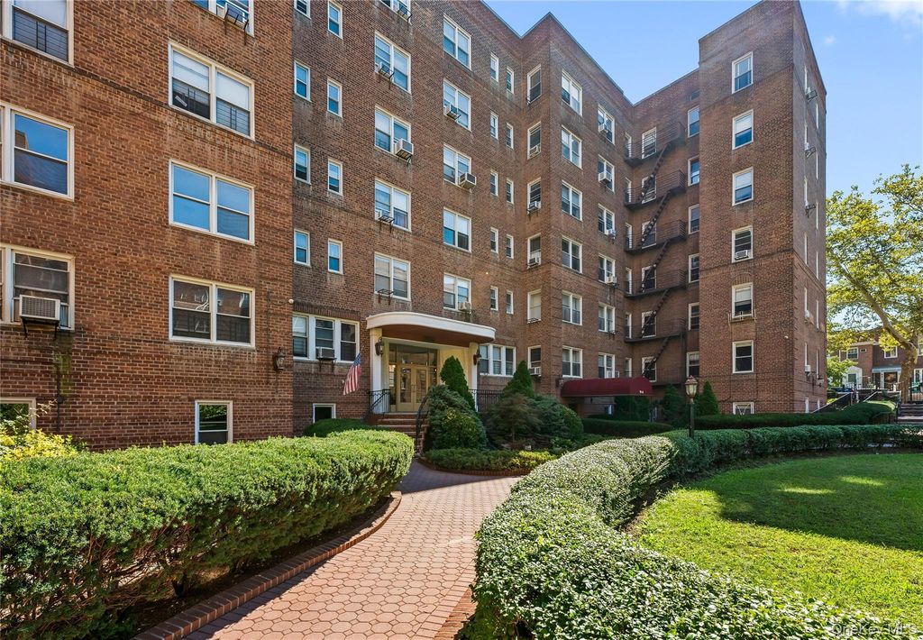 99-41 64th Ave D7, Rego Park, NY 11374 — exterior