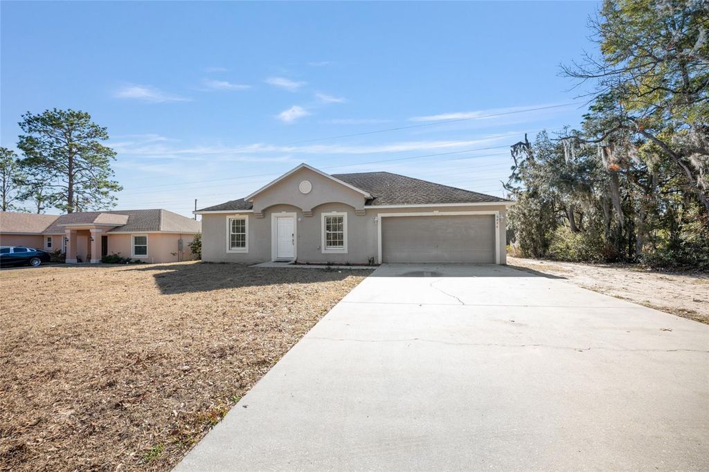 Image 2 of property listing at 6096 SW 155TH STREET ROAD, Ocala, FL 34473